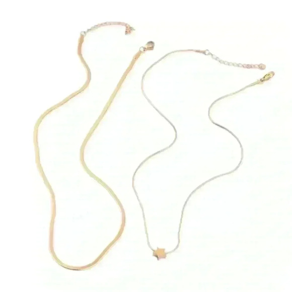 Tiny Star Shaped Pendant With Perforation Electroplated Snake Chain - Picture 3 of 5